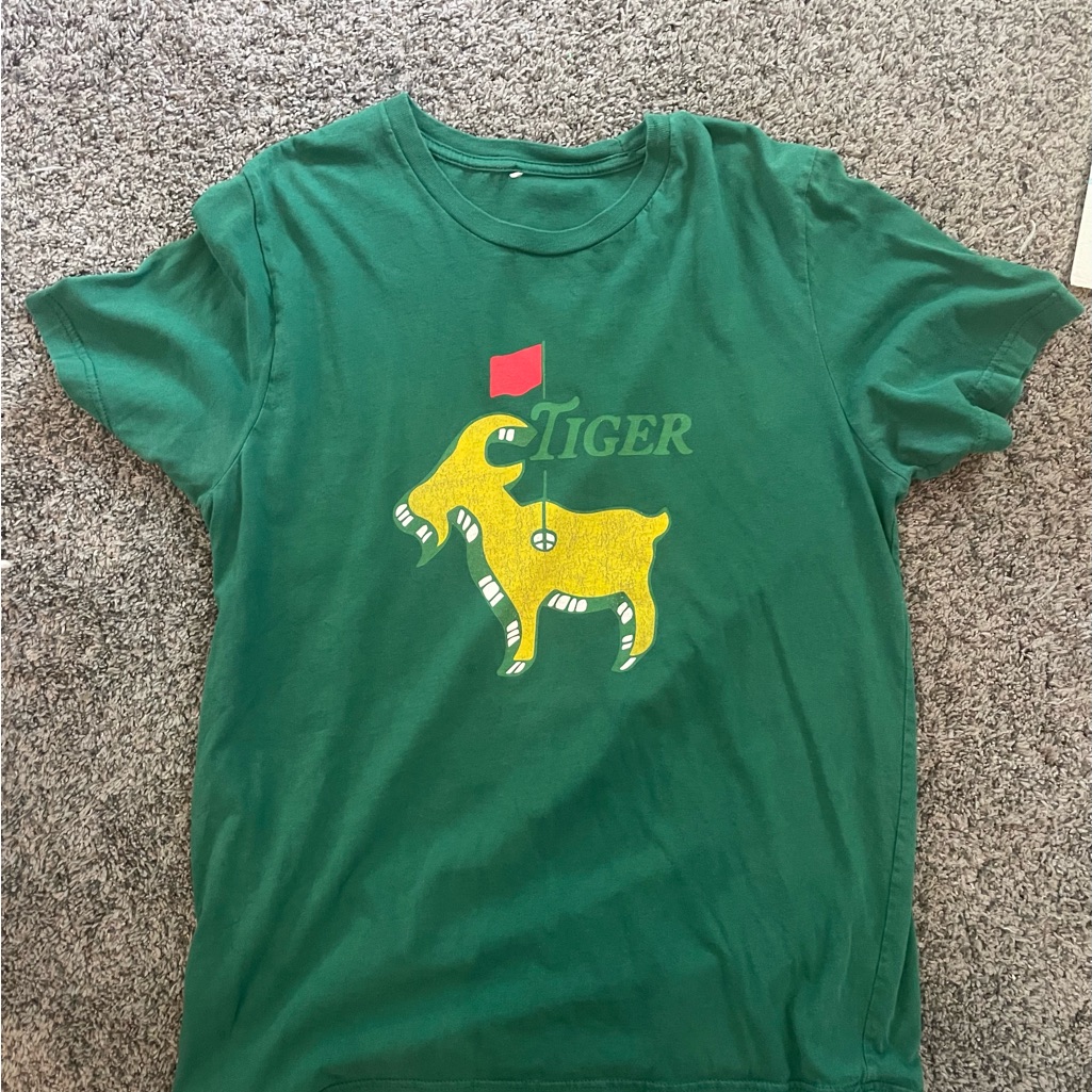 Source Unknown Green Tee With Yellow Graphic Source Unknown Green Tee With Yellow Graphic